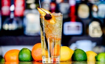 Organic smoothie bar in Lahore with fresh fruits and colorful juices.